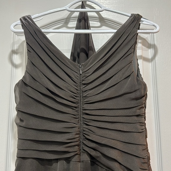 Gorgeous grey/taupe formal gown with matching shawl - Picture 6 of 7